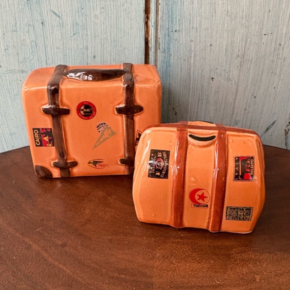 Vintage Ceramic Suitcase Salt & Pepper Set - new in original box! - Picture 2 of 10